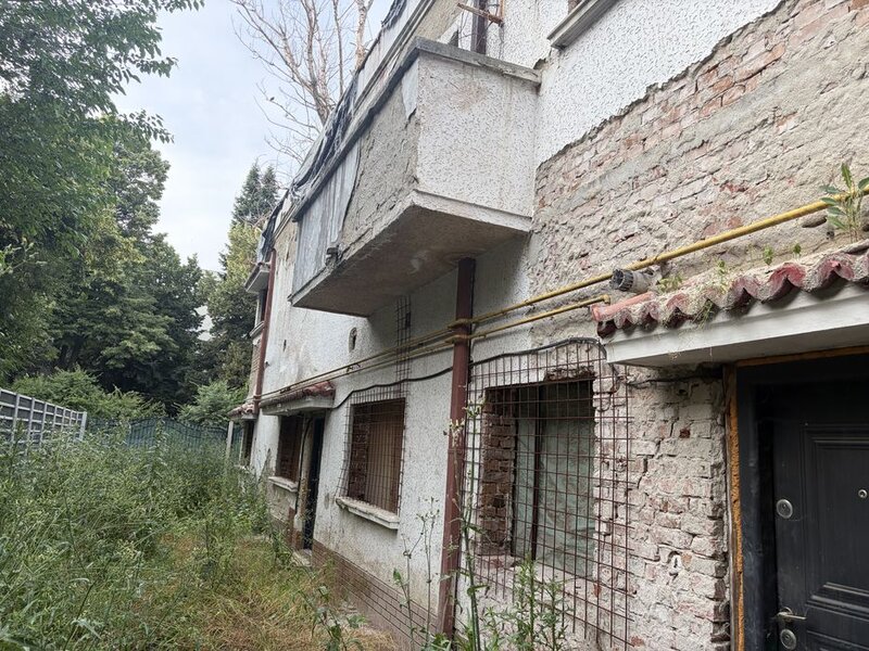 Dorobanti, vanzare casa batraneasca cu teren